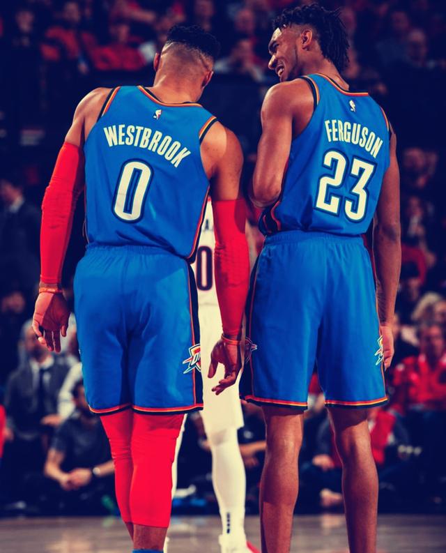 关于俄克拉荷马雷霆训练开放日，今夜临场应变引欢呼，意大利杯在即，更衣室氛围转暖的信息